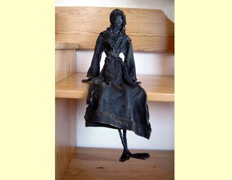 Achterover leunende vrouw